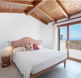 3 bedroom villa with pool near Castellamarre del Golfo, sleeps 5